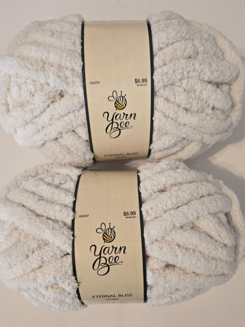 Yarn Bee Chunky Knit Soft Yarn Lot of 2 Ivory Eternal Bliss total 56 yds